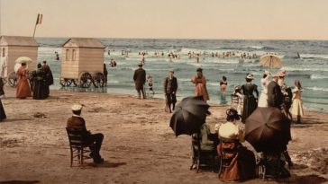 Going Swimming On Wheels: 50+ Historic Photos Of Bathing Machines From Victorian Era