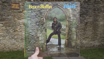 Photographer Spends Years To Rediscover The Locations Of Reggae Vinyl Covers (50+ Albums)