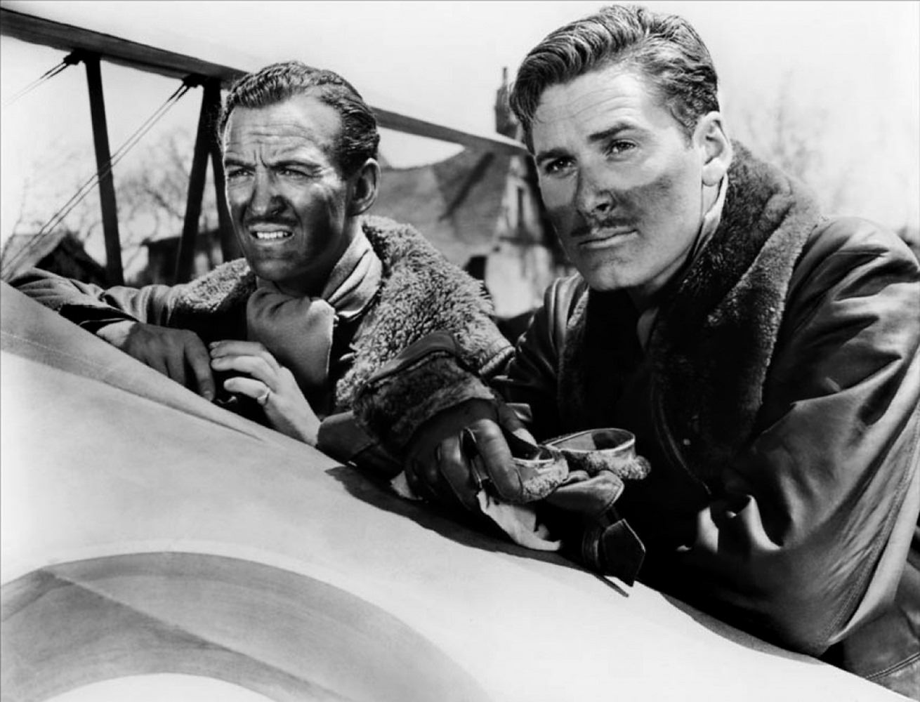 David Niven and Errol Flynn in The dawn patrol, 1938
