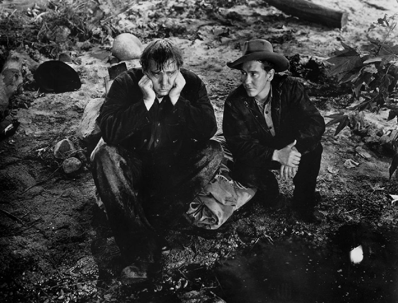 Lon Chaney, Jr. and Burgess Meredith in Of mice and men, 1933