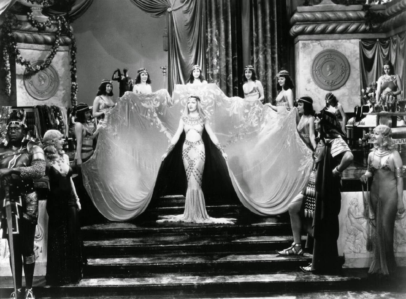 Claudette Colbert in Cleopatra , 1934