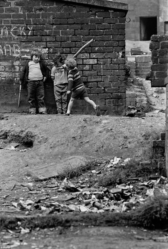 Glasgow Slums: 50+ Harrowing Pictures Documenting Everyday Life Of Poor ...