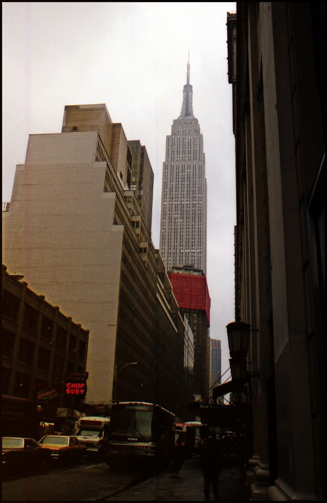 Figure of the Empire State, Downtown