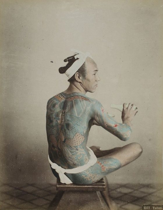 Japanese Tattoo man tattooing himself, 1880s – Bygonely