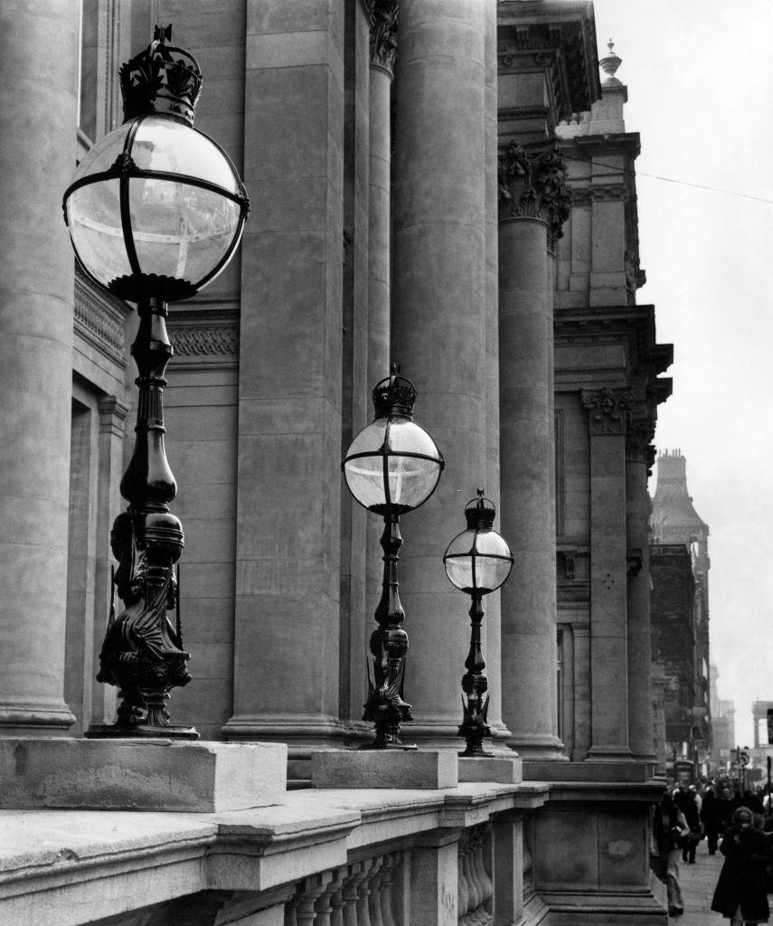 The lamps at the Municipal Buildings, Dale Street, Liverpool, 1974.