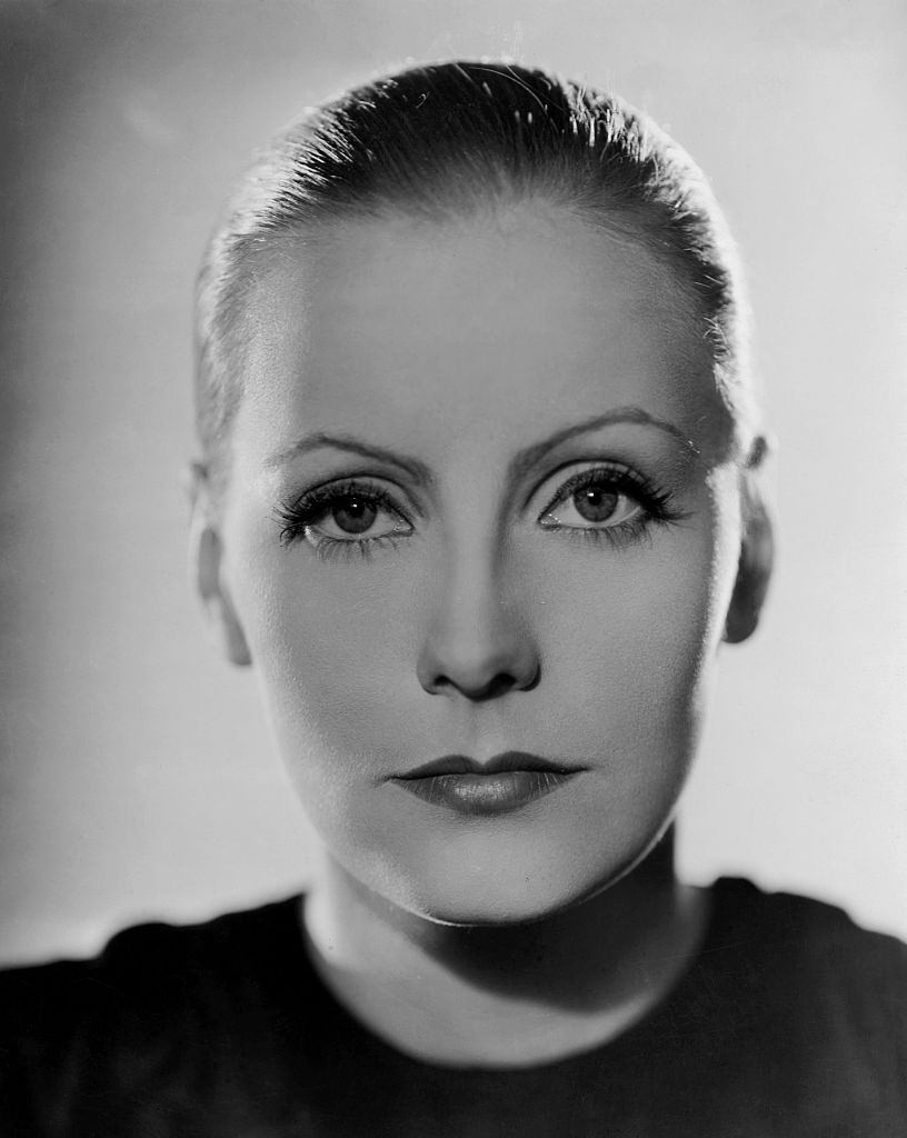 Actress Greta Garbo during a photoshoot, 1931. – Bygonely