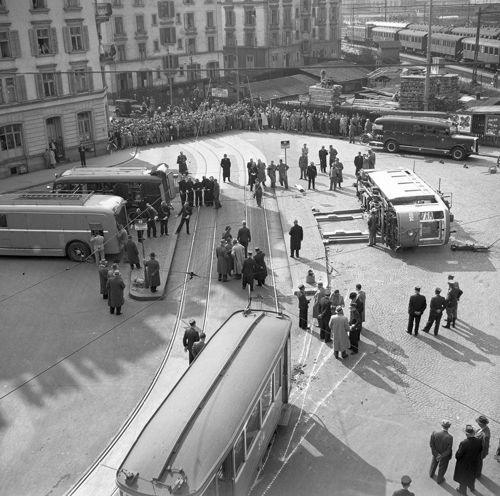 Tramway Accident in Zurich, 1952. – Bygonely