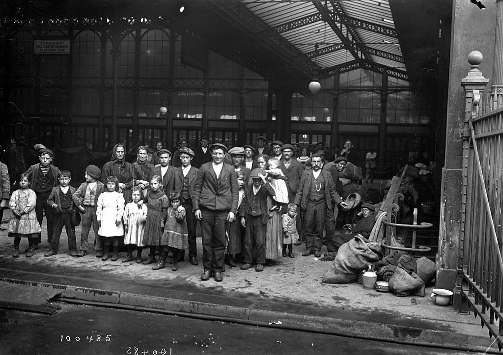Belgian Refugees In Paris 1914 Bygonely