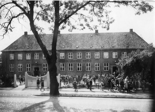 Fascinating Historical Photos Of Danish Schools And Kindergartens From ...