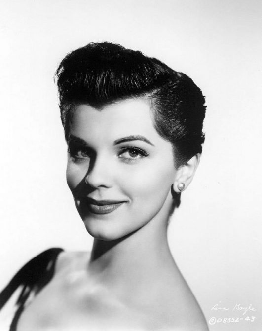 lisa gaye biography