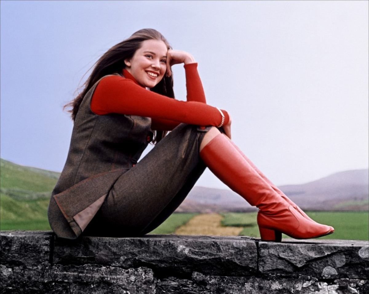 Lynne Frederick in red long go-go, 1970. – Bygonely