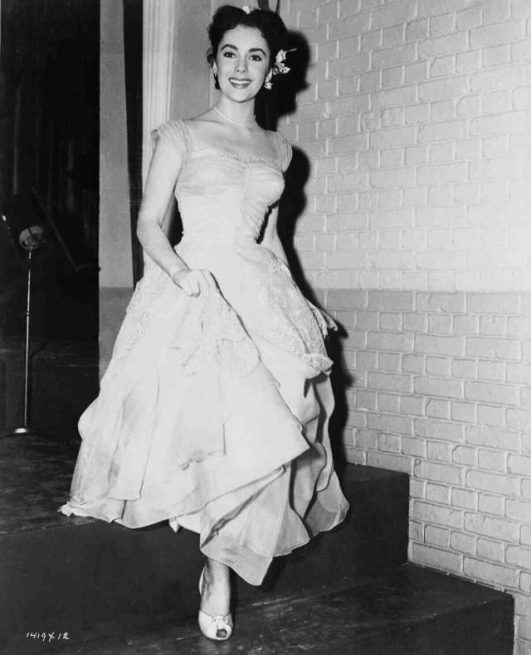 Gorgeous Photos Of 16 Year Old Elizabeth Taylor During The Filming Of