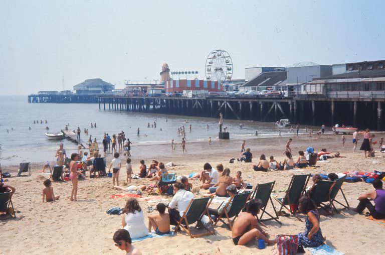 Palace Pier in 1976, photo by Yvonne Thompson
