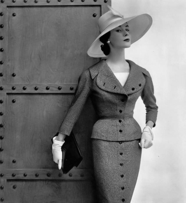 Myrtle Crawford: Life Story and Glamorous Photos of the Famous Model of ...