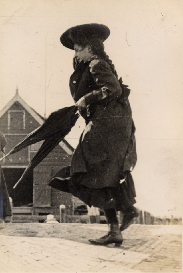 This woman was photographed having difficulty in the wind another place near Amsterdam.