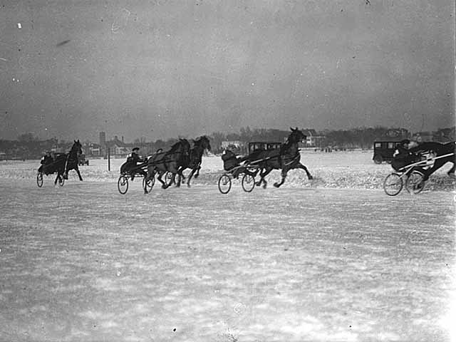 Horse racing on lake of the Isles, Minneapolis, 1930s – Bygonely