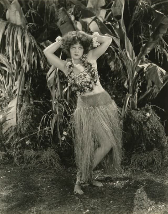 Beautiful Photos of Clara Bow from the Movie 'Hula (1927)'