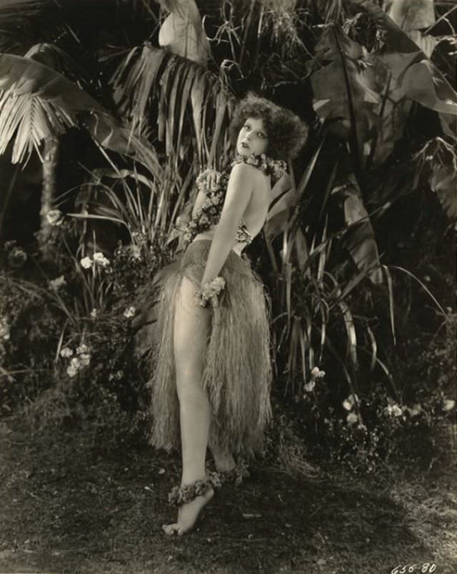 Beautiful Photos of Clara Bow from the Movie 'Hula (1927)'