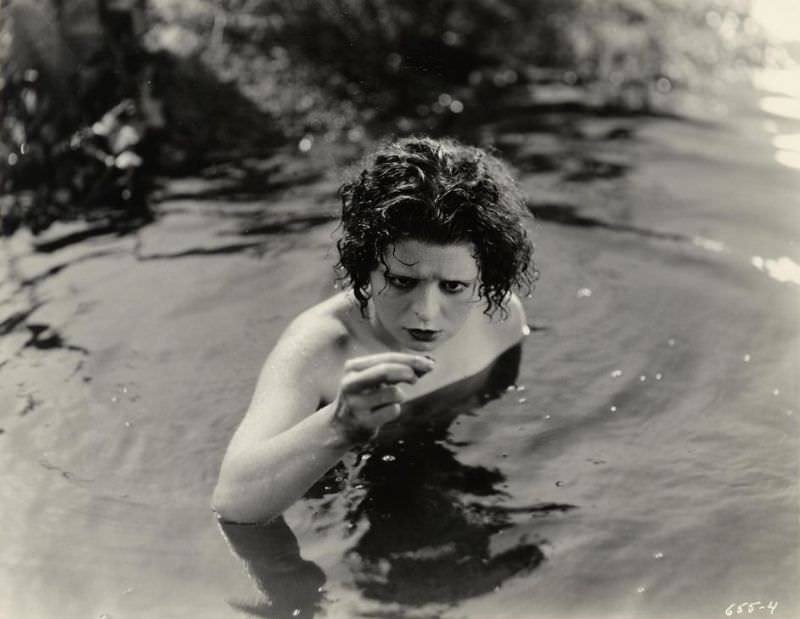 Beautiful Photos of Clara Bow from the Movie 'Hula (1927)'