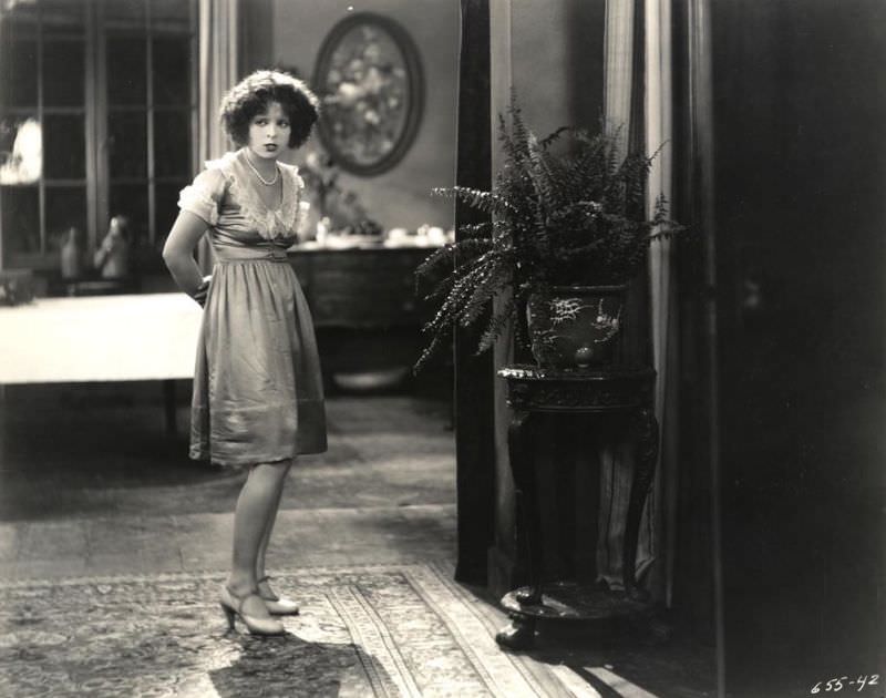 Beautiful Photos of Clara Bow from the Movie 'Hula (1927)'