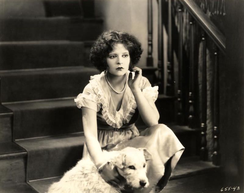 Beautiful Photos of Clara Bow from the Movie 'Hula (1927)'