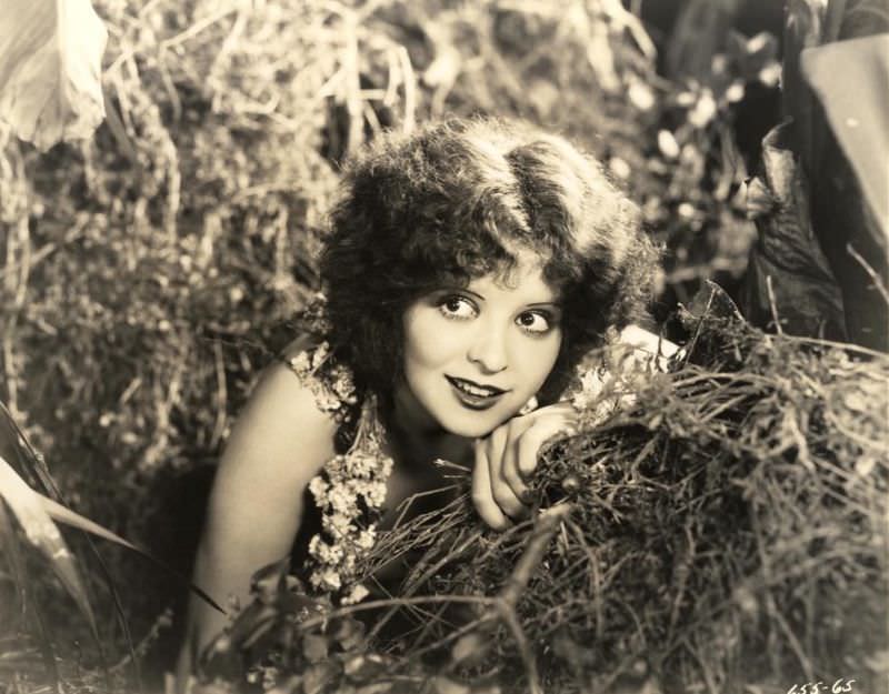 Beautiful Photos of Clara Bow from the Movie 'Hula (1927)'