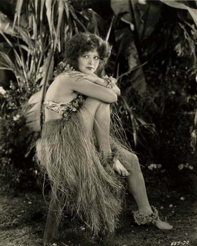 Beautiful Photos of Clara Bow from the Movie 'Hula (1927)'