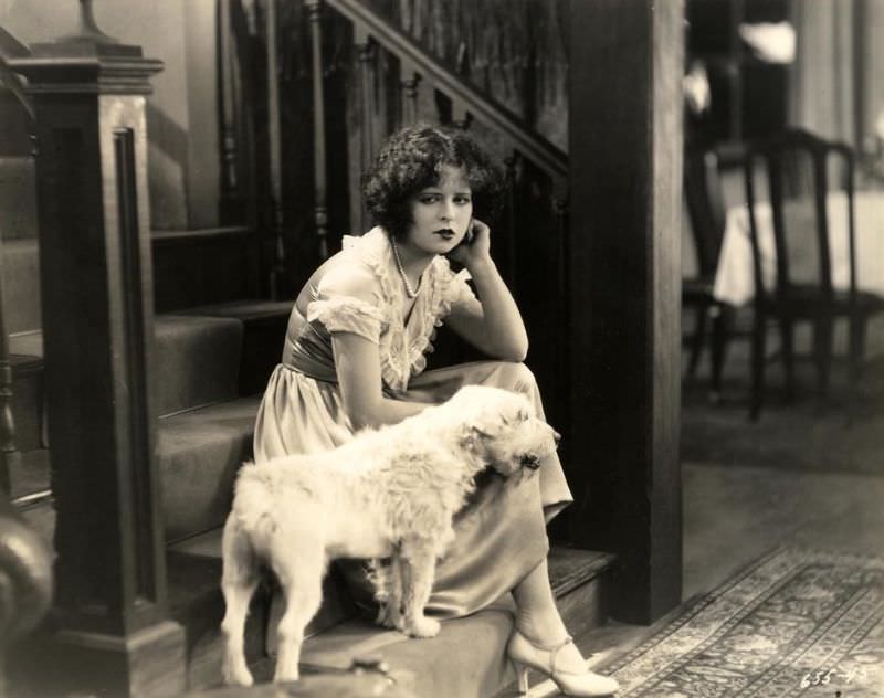 Beautiful Photos of Clara Bow from the Movie 'Hula (1927)'