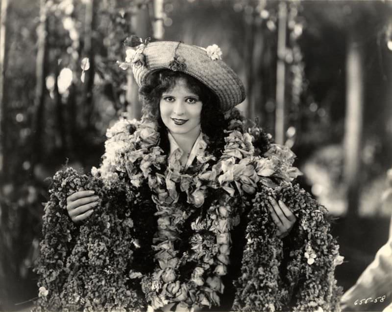 Beautiful Photos of Clara Bow from the Movie 'Hula (1927)'