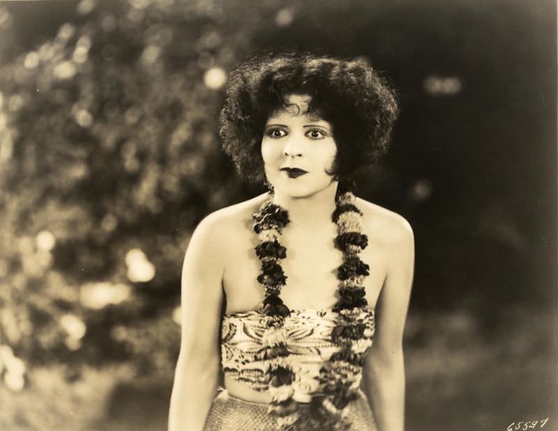 Beautiful Photos of Clara Bow from the Movie 'Hula (1927)'