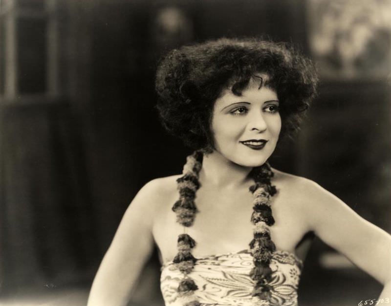 Beautiful Photos of Clara Bow from the Movie 'Hula (1927)'