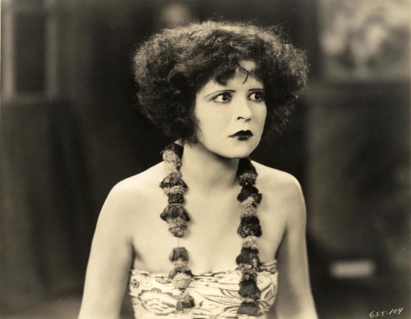 Beautiful Photos of Clara Bow from the Movie 'Hula (1927)'