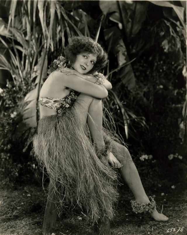 Beautiful Photos of Clara Bow from the Movie 'Hula (1927)'