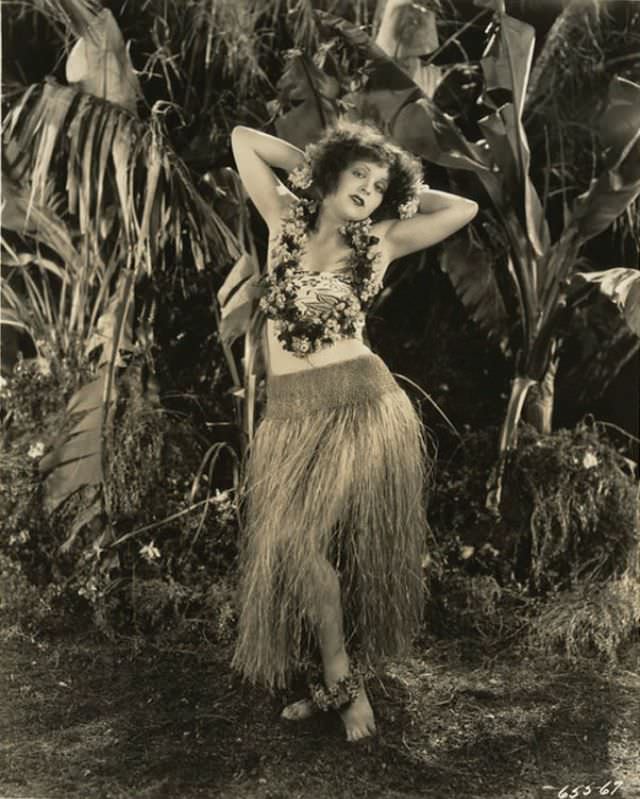 Beautiful Photos of Clara Bow from the Movie 'Hula (1927)'