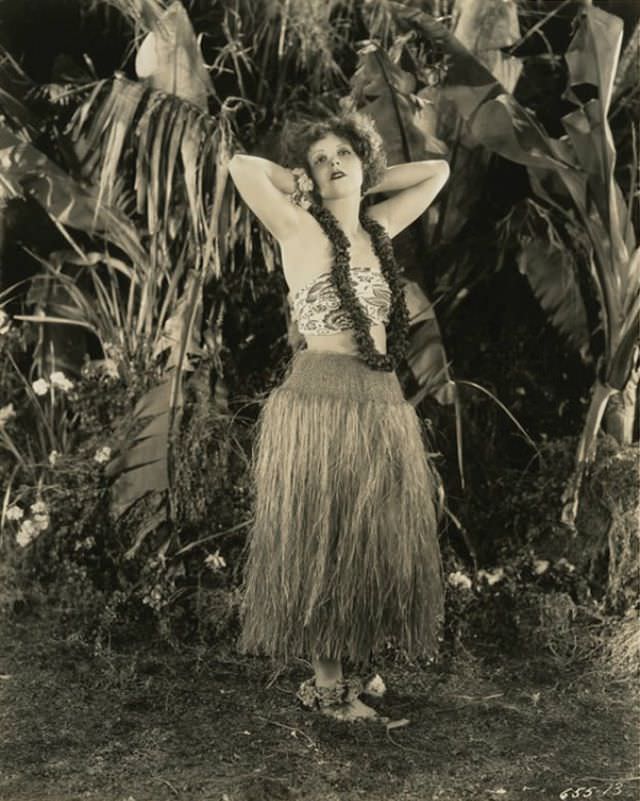 Beautiful Photos of Clara Bow from the Movie 'Hula (1927)'