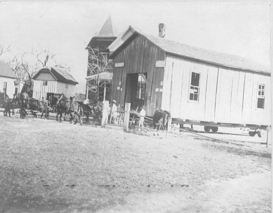 Moving a hut (or house or barn), 1901