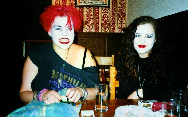 Brighton Subculture in the 1990s: Fascinating Photos of Rebellious ...