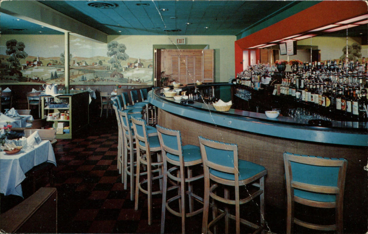 Stunning Postcards Show Interiors of America Cocktail Lounges from the 1950s