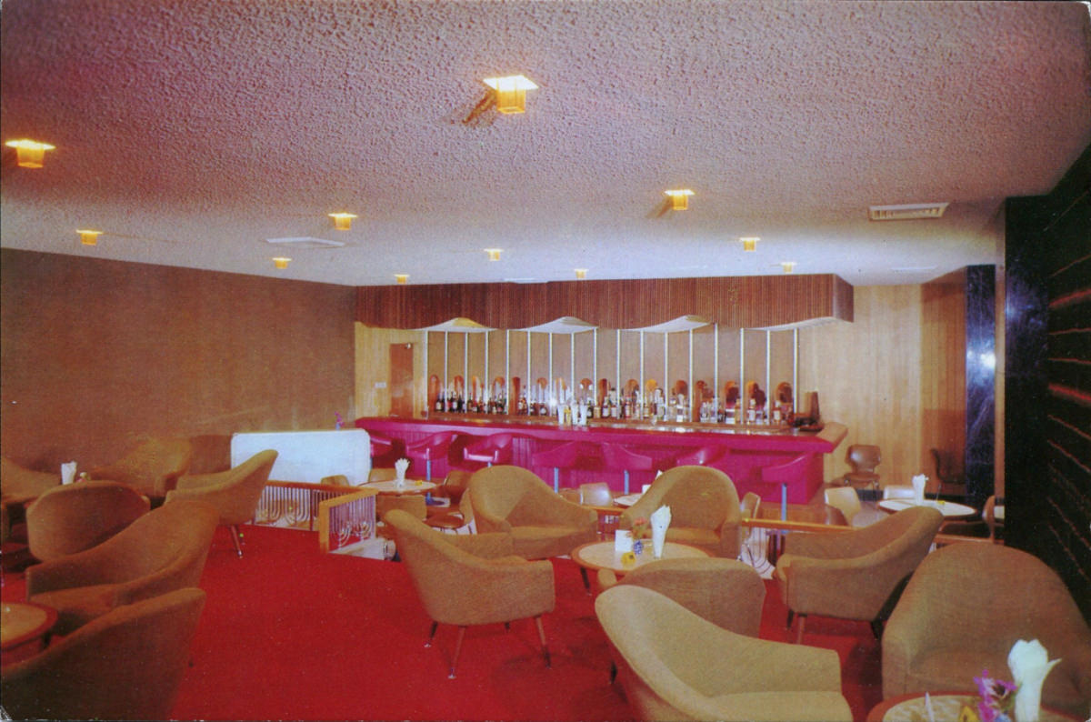 Stunning Postcards Show Interiors of America Cocktail Lounges from the 1950s