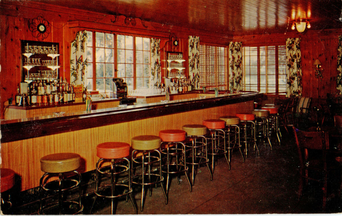 Stunning Postcards Show Interiors of America Cocktail Lounges from the 1950s