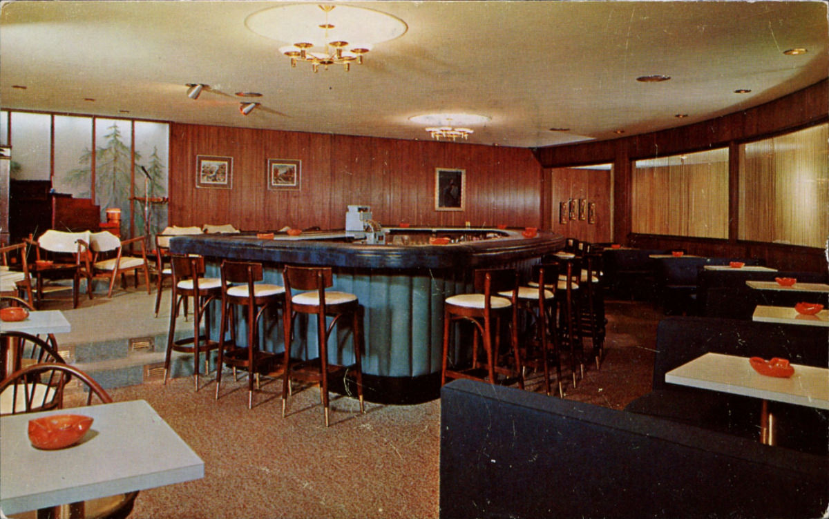 Stunning Postcards Show Interiors of America Cocktail Lounges from the 1950s