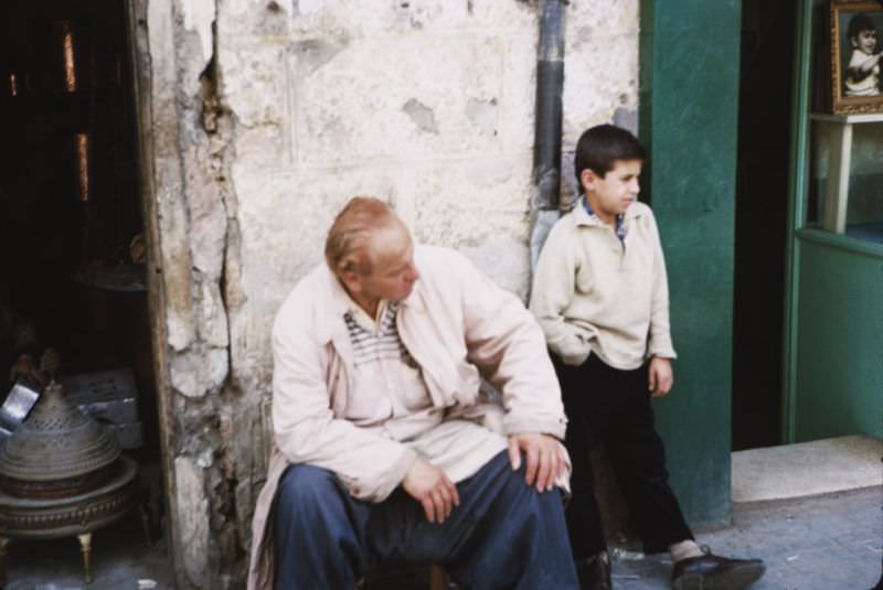 The Street Life of Beirut in 1965 Through These Fascinating Photos