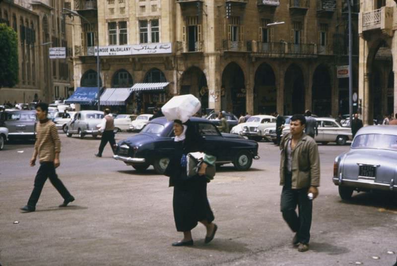 The Street Life of Beirut in 1965 Through These Fascinating Photos