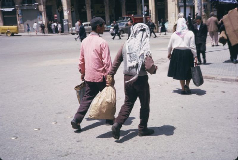 The Street Life of Beirut in 1965 Through These Fascinating Photos