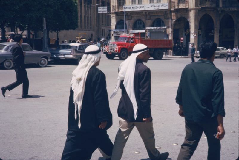 The Street Life of Beirut in 1965 Through These Fascinating Photos