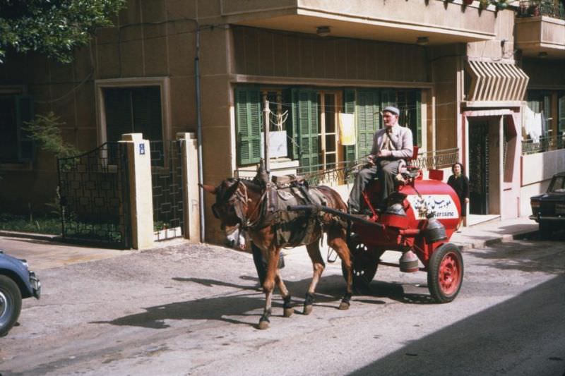 The Street Life of Beirut in 1965 Through These Fascinating Photos