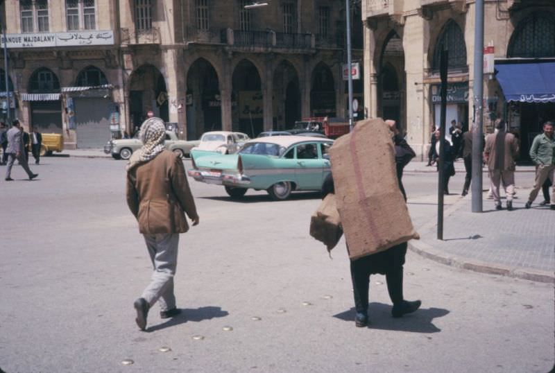 The Street Life of Beirut in 1965 Through These Fascinating Photos