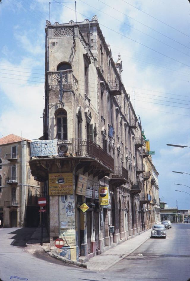 The Street Life of Beirut in 1965 Through These Fascinating Photos