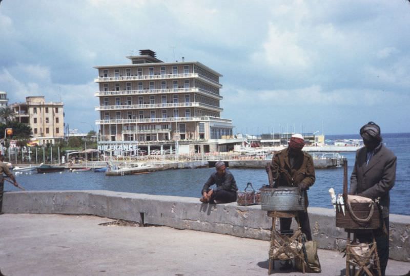 The Street Life of Beirut in 1965 Through These Fascinating Photos