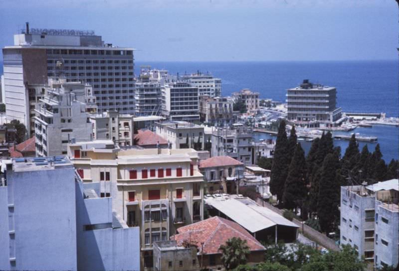 The Street Life of Beirut in 1965 Through These Fascinating Photos